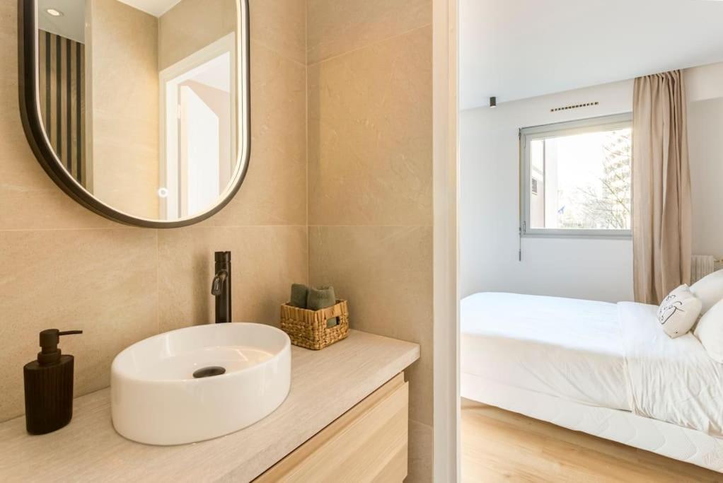 Luxurious 3 Min Walk From Eiffel Tower Διαμέρισμα Παρίσι Εξωτερικό φωτογραφία